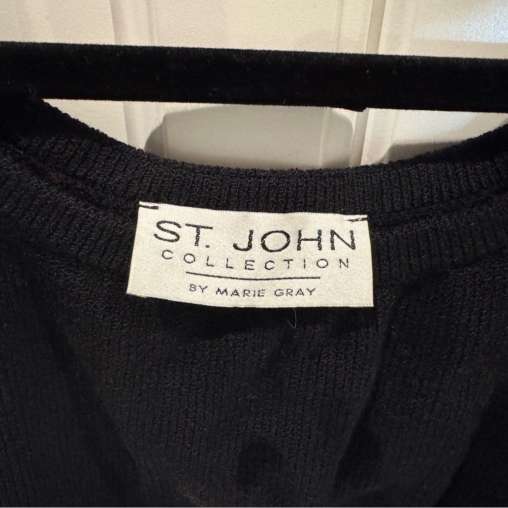 St. John Classic Black Sleeveless Sweater